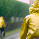 自転車の『ながら運転』1.2万円は高すぎ!? 青切符導入にネット騒然!現場のリアルな声は?